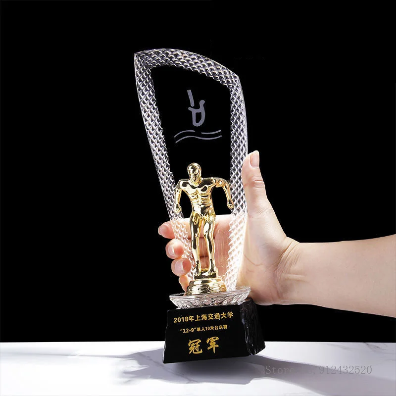 Customized Crystal Trophy Trop - Badminton Europe 评论和价格
