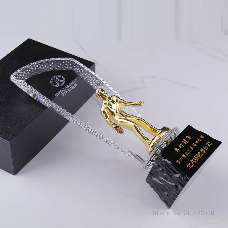 Customized Crystal Trophy Trop - Badminton Europe 评论和价格